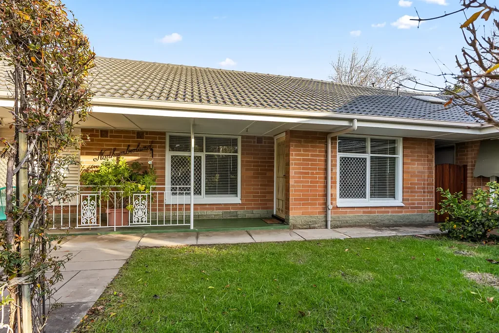 Stylish Low-Maintenance Living in Prestigious Heathpool!