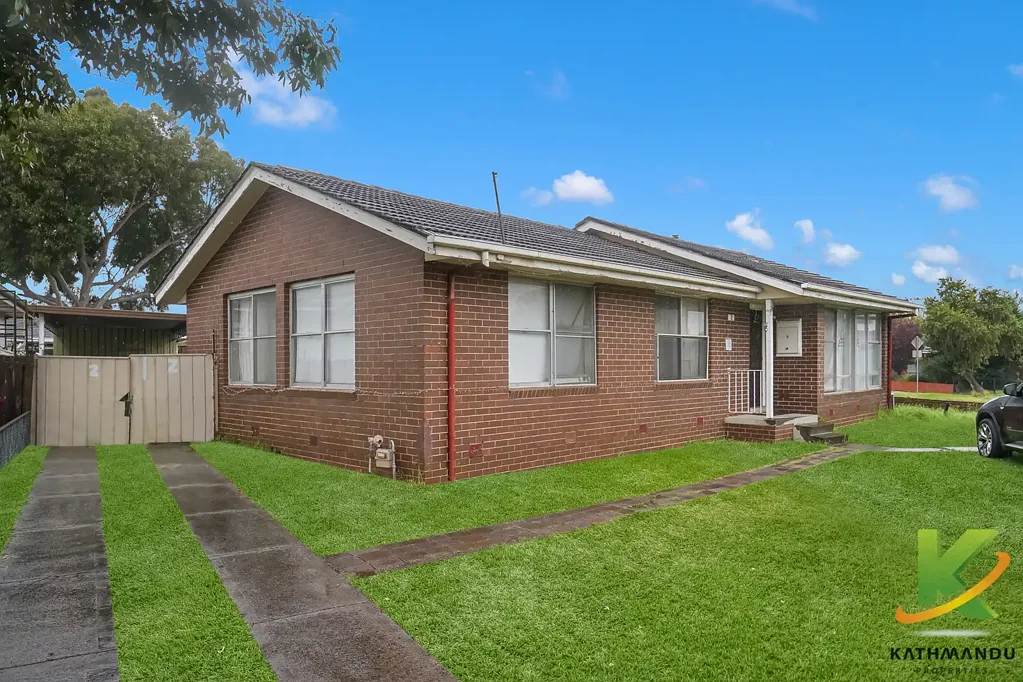 Spacious & Well-Maintained Family Home in Prime Location – Ready to Move In!