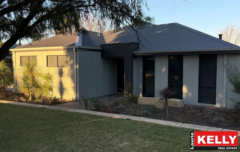 POSITIONED IN A GREAT LOCATION !!