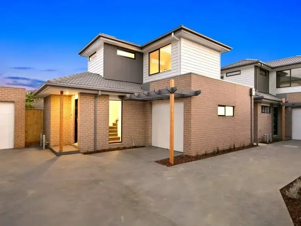 Modern 3-Bedroom Townhouse