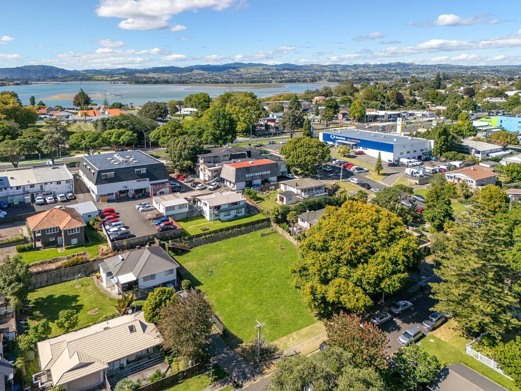 Tauranga Central Vendor Says Bring All Offers!