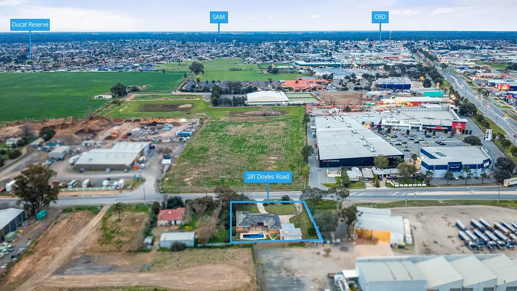 Shepparton 5 Slaapkamer Auction - 3rd October @11am On Site...Work & Live from home !