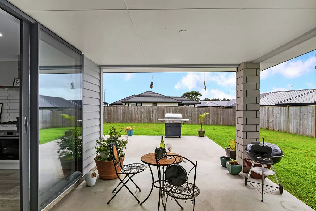 Patumahoe 4ห้องนอน Stunning Single-Level Family Home