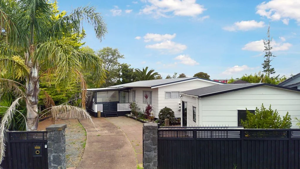 22 Taranui Place, Henderson, Waitakere City, Auckland