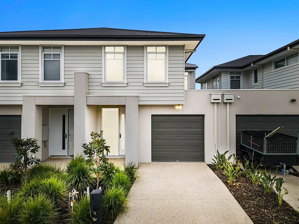 Clyde North 3 Bedroom Style, Space & Sophistication