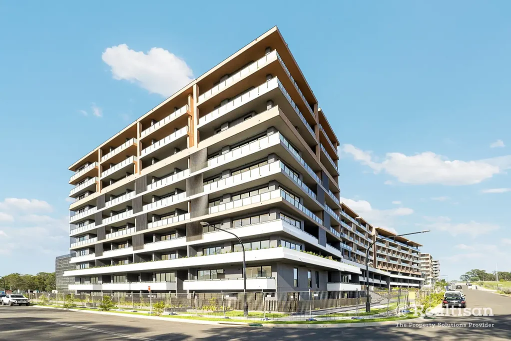 Rouse Hill 3Moenga Brand new 3 bedrooms apartment with Townhouse style | Facing Reserve Park | forever green view