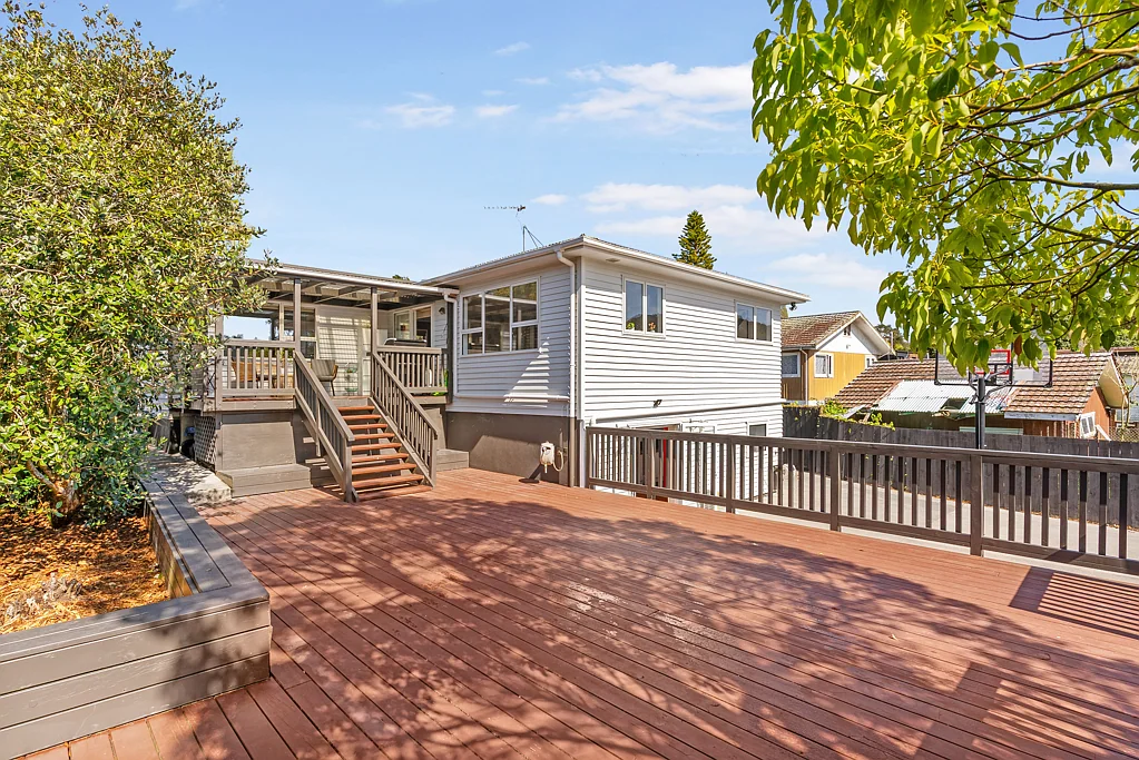 18 Grassmere Road, Henderson Valley, Waitakere City, Auckland