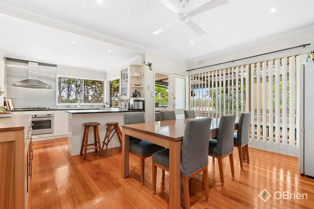 Somerville 4Moenga Spacious Home with Endless Potential: Ideal for Families and Investors Alike!