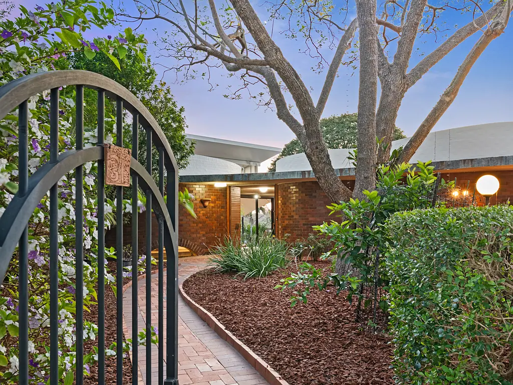 31 Marston Avenue, Indooroopilly, QLD 4068