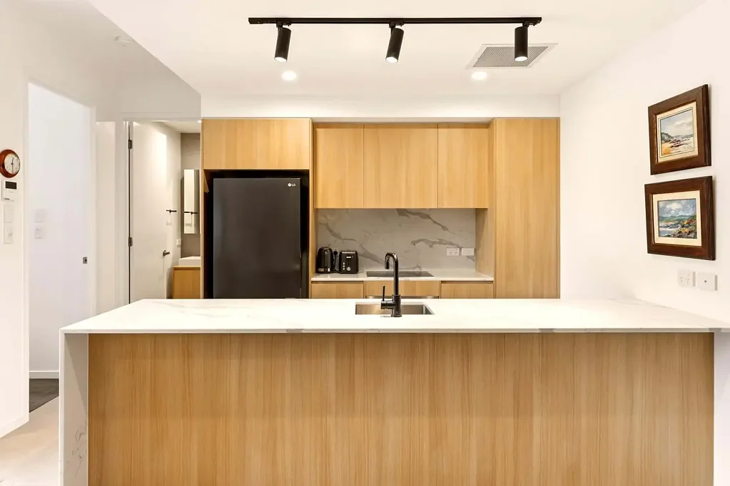 Indooroopilly 2 Slaapkamer Stylish Boutique Living in a Peaceful, Tree-Lined Cul-de-Sac