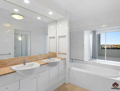 ID:21140783/ 326 Marine Parade, Labrador, QLD 4215, 2 Bedrooms, 2 Bathrooms, Apartment