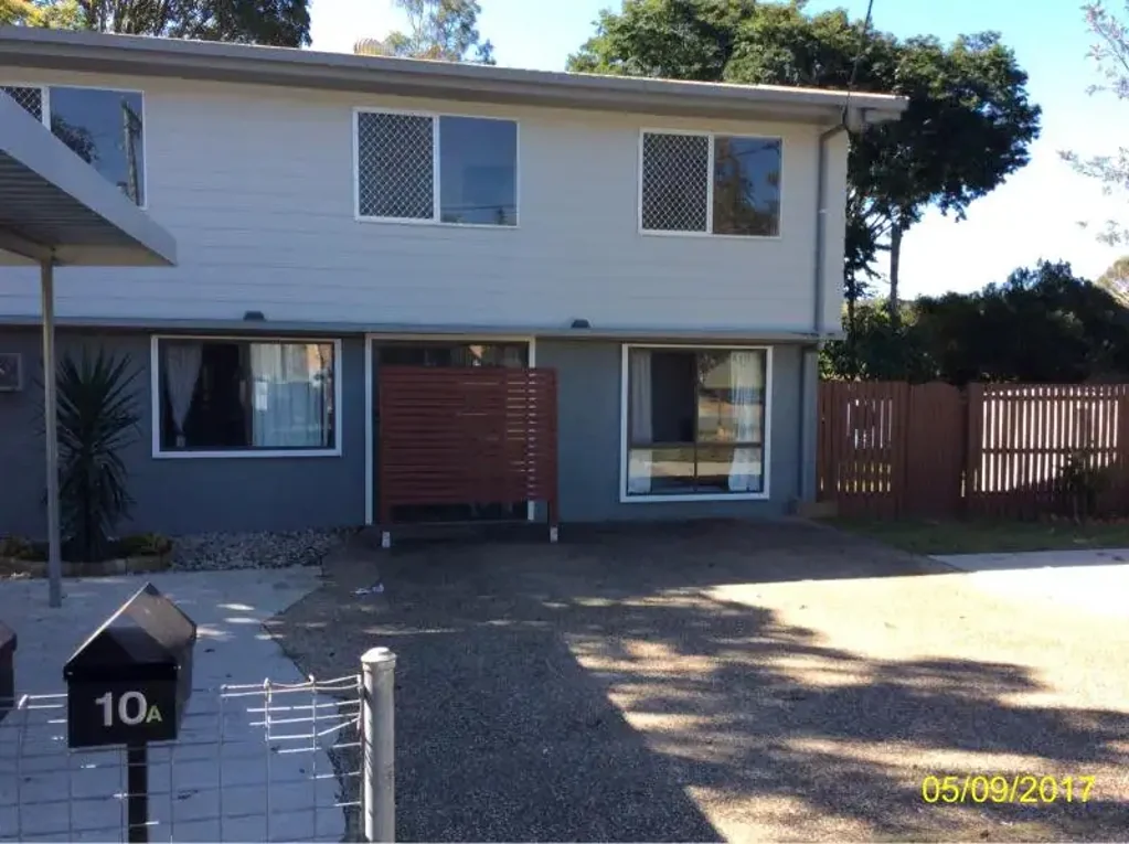 2 Bedroom Duplex with Large Yard