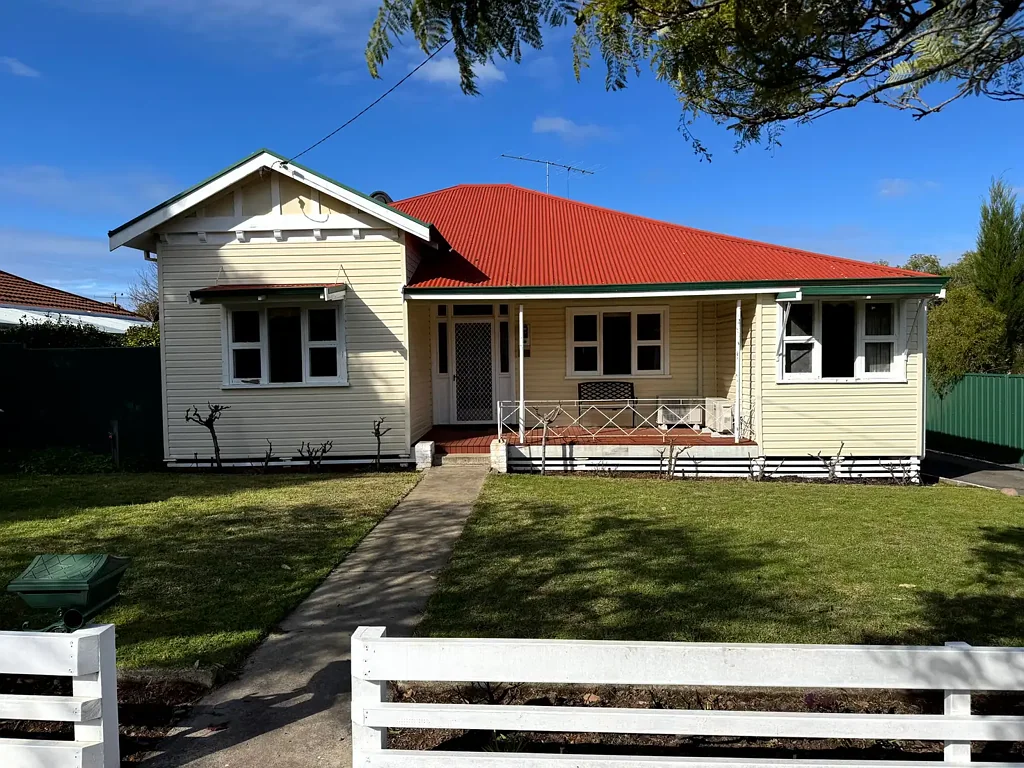 30 Moore Street, Manjimup, WA 6258