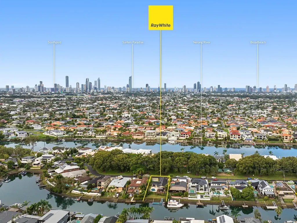 Carrara 3ห้องนอน Endless Waterfront Potential - The Renovator's Opportunity You've Been Waiting For