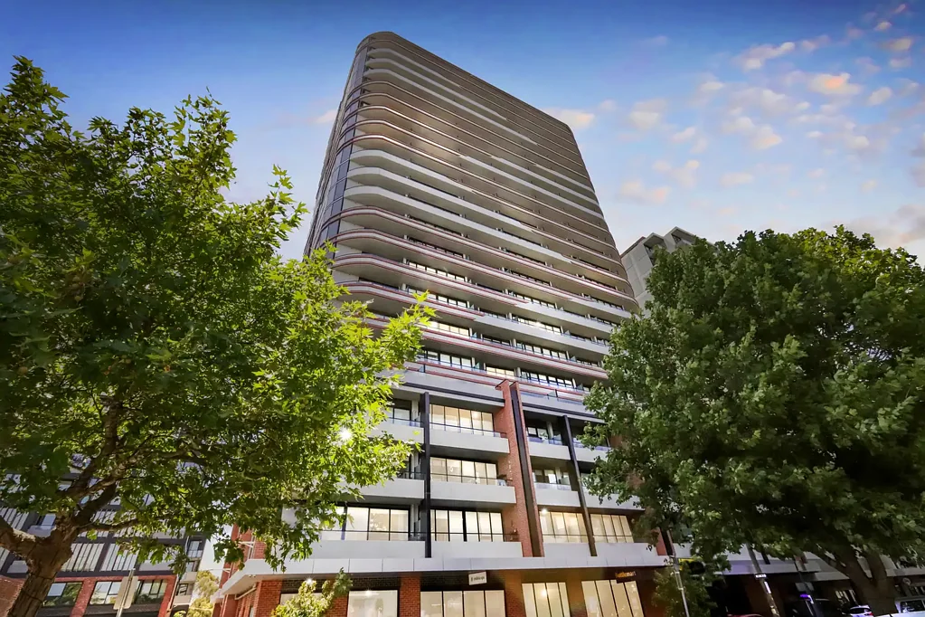 LUXURY LIVING AWAITS!