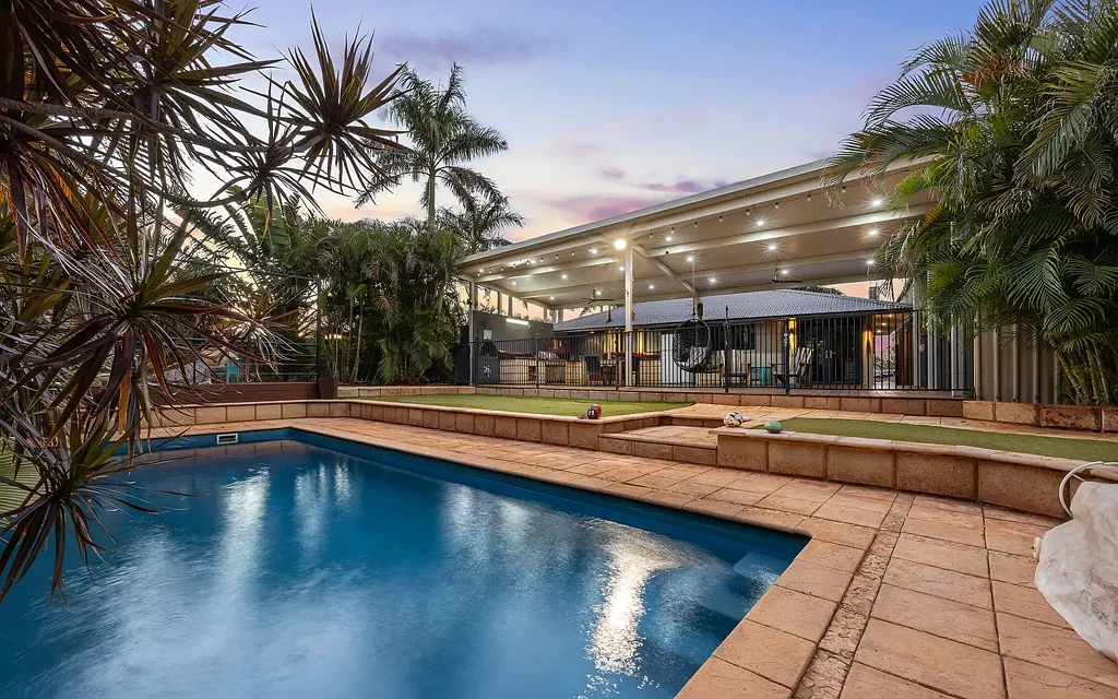 5 Robe Crescent, Dampier, WA 6713
