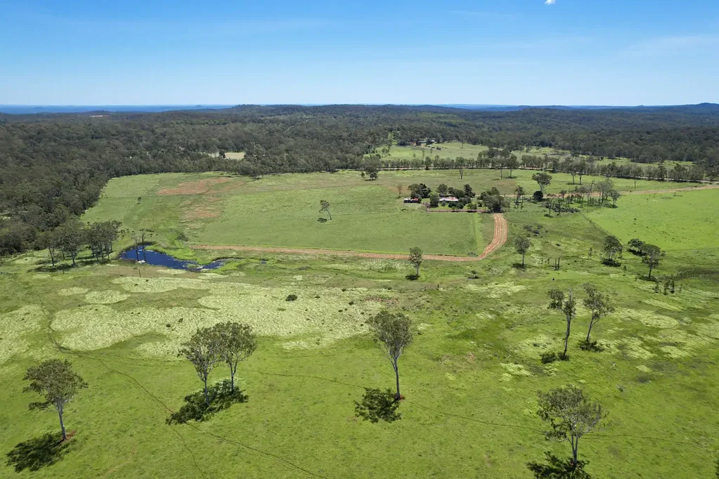 Mount Fox Expansive property with rolling hills and open pastures !