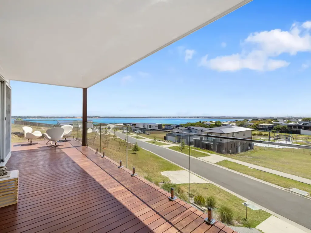 San Remo 3غرفة نوم Luxurious beachside living