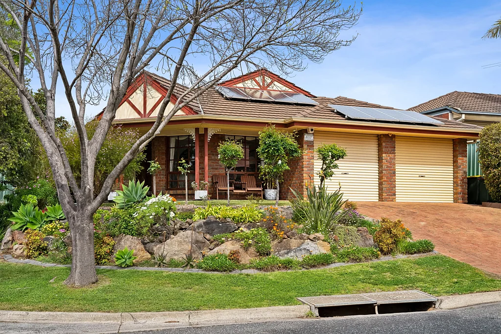 1 Lake Magenta Court, Greenwith, SA 5125
