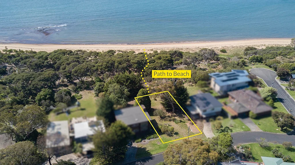 6 McRae Avenue, Cowes, VIC 3922