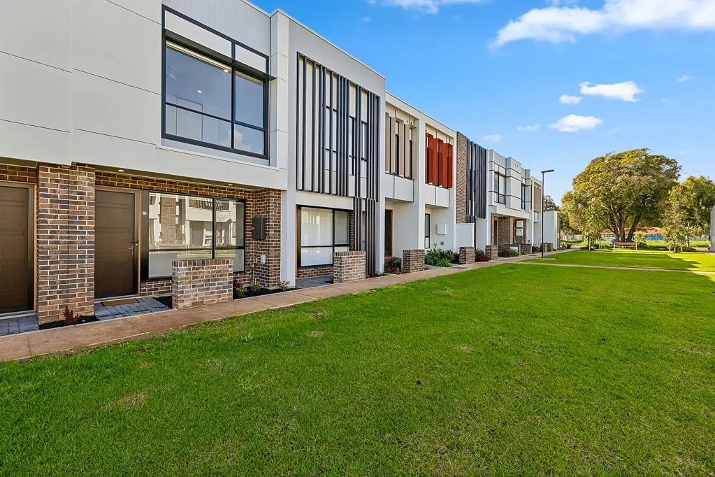 Contemporary New Build in Oaklands Park