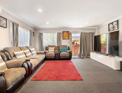 12 and 12A Southview Place, Manurewa, Manukau City, 6 Bedrooms, 3 Bathrooms, Home & Income