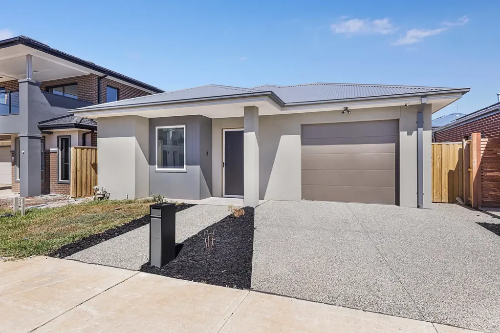 Brand-New 4-Bedroom Home for Rent in Ellarook Estate, Truganina!