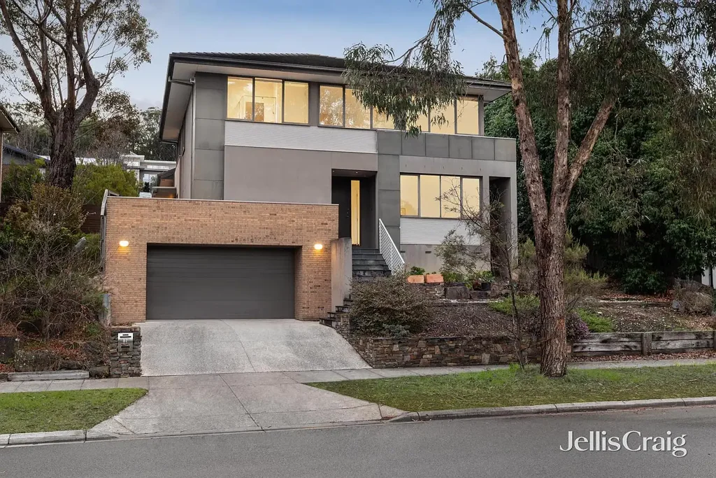 57 Sugarloaf Drive, Macleod, VIC 3085