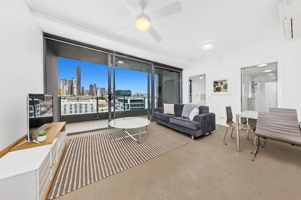 Stylish Furnished 1 Bedroom in M & A Apartment!