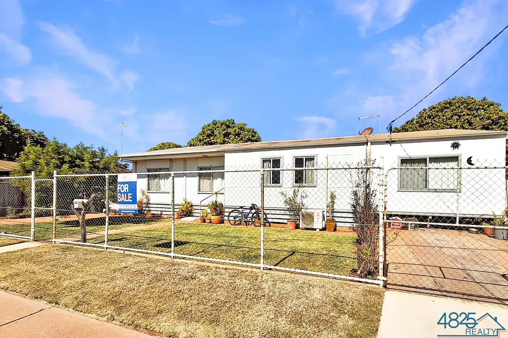 Mount Isa 4ਬੈੱਡਰੂਮ ENTRY LEVEL FOUR BEDROOM HOME- OWNER OCCUPIER OR INVESTORS REQUIRED