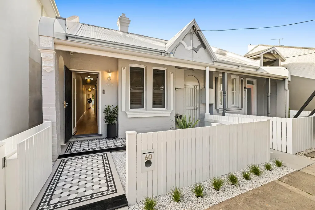 Croydon Park 2房 位于 Croydon Park 核心地段的时尚翻新半独立屋 Stylish renovated semi in prime Croydon Park pocket