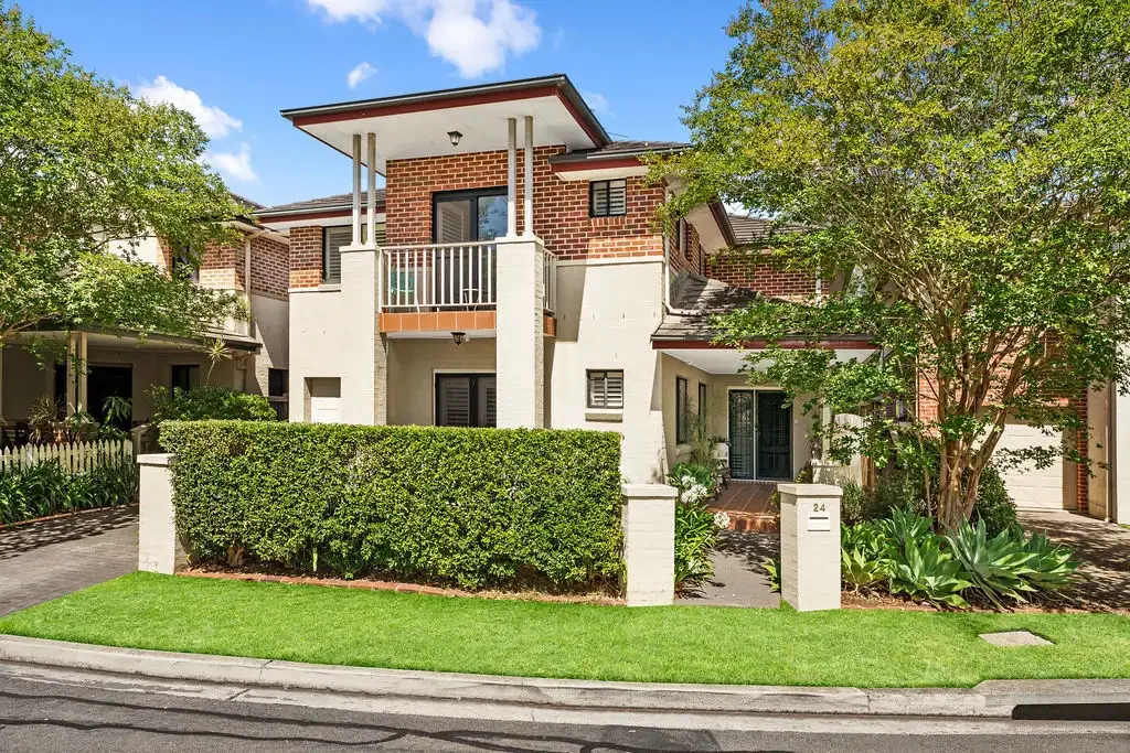 24 Birriwa Circuit, Mount Annan, NSW 2567