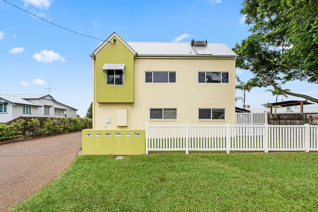 Maryborough 2房  Stylish & Spacious Townhouse Living in the Heart of Maryborough
Unit 1/226 Ellena Street, Maryborough