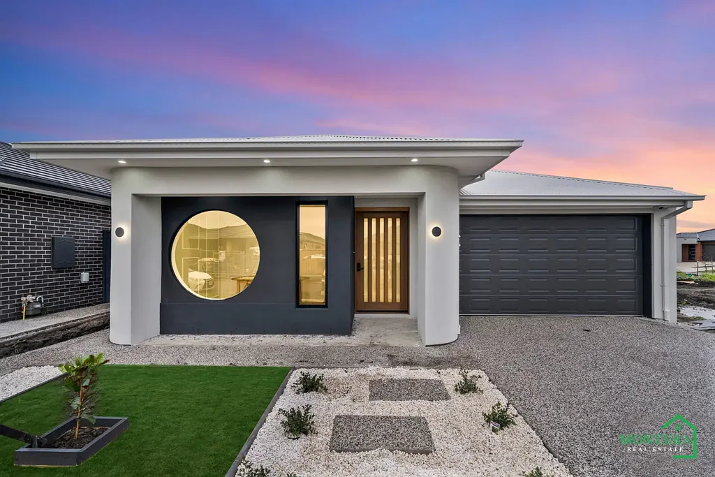 Beveridge 4ห้องนอน Contemporary Luxury with Dual Master Suites in the Heart of Beveridge