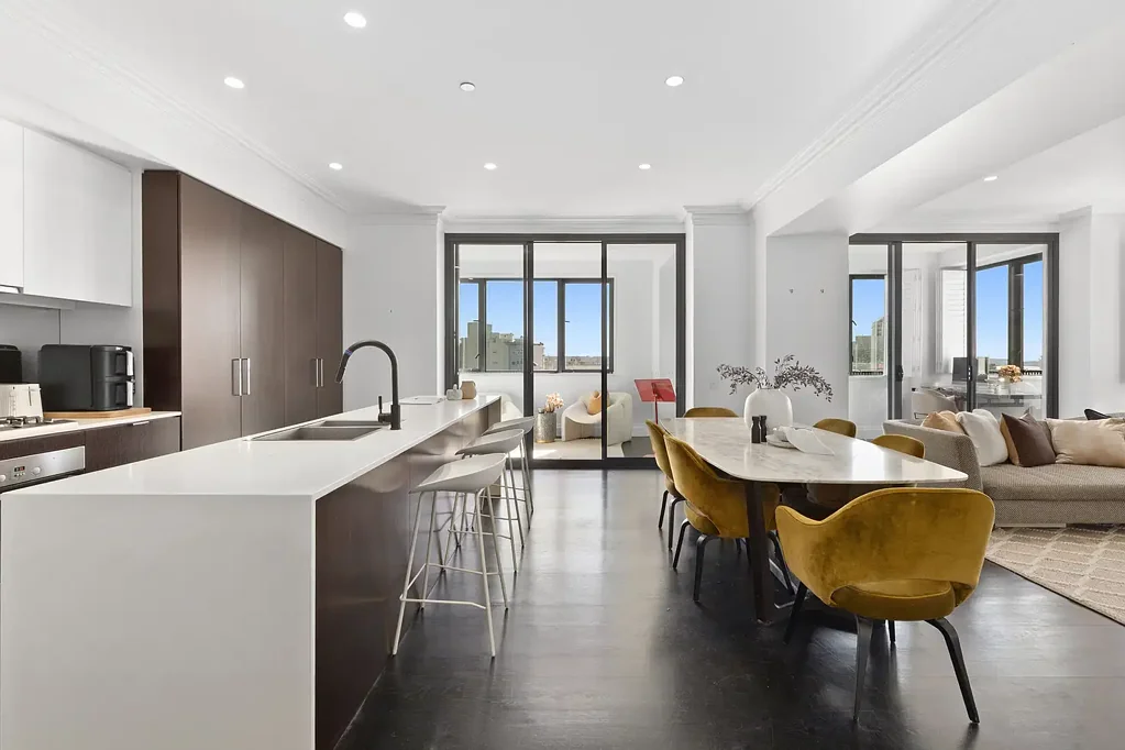Potts Point 2બેડરૂમ Elevated North-East Corner Apartment with Water Outlooks in 'Hampton'