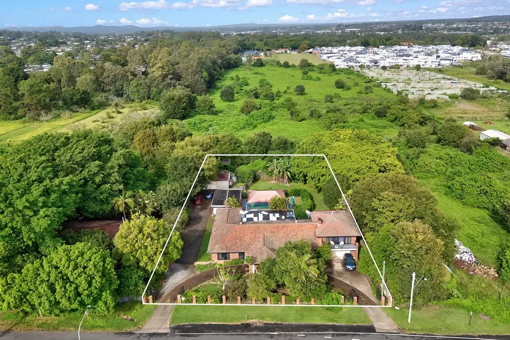 Rochedale 7침실 Rare Rochedale Centre Opportunity – Spacious 7-Bedroom Home on 2,367m² with Future Development Potential