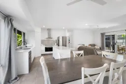 42 Julaji Close, Cooya Beach