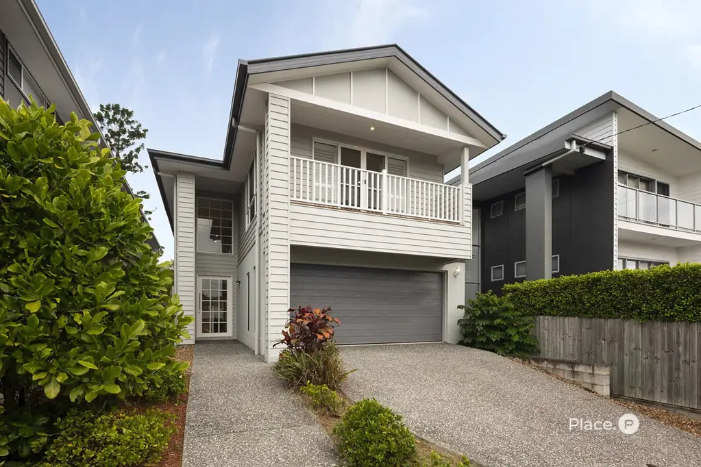 131 Macrossan Avenue, Norman Park, QLD 4170