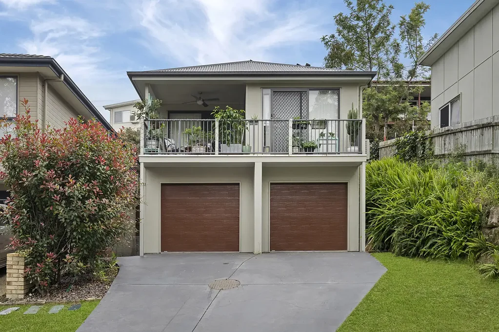 Everton Hills 5chambre Duplex/Dual-Living with Endless Flexibility - Returning $1,240 Per Week