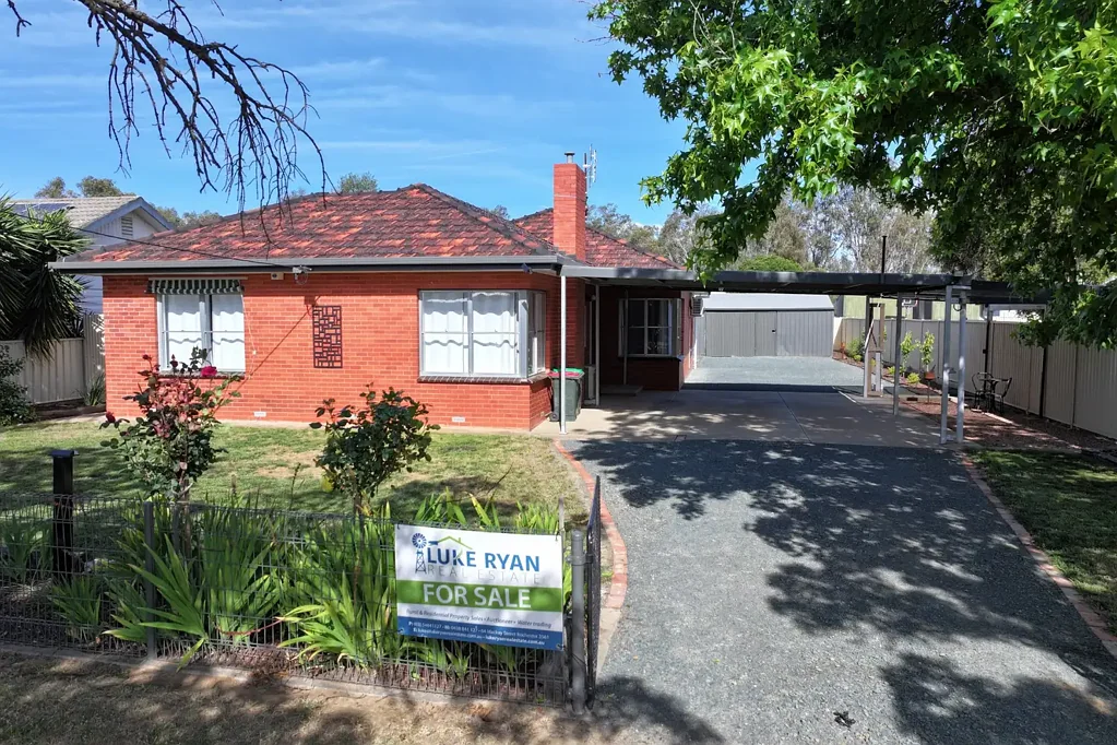 69 Victoria Street, Rochester, VIC 3561