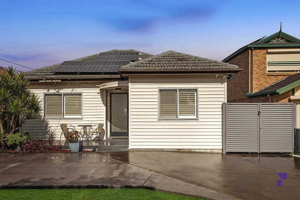 Greenacre 5 Bedroom Stylishly updated family home with a house style Two bedroom Granny Flat