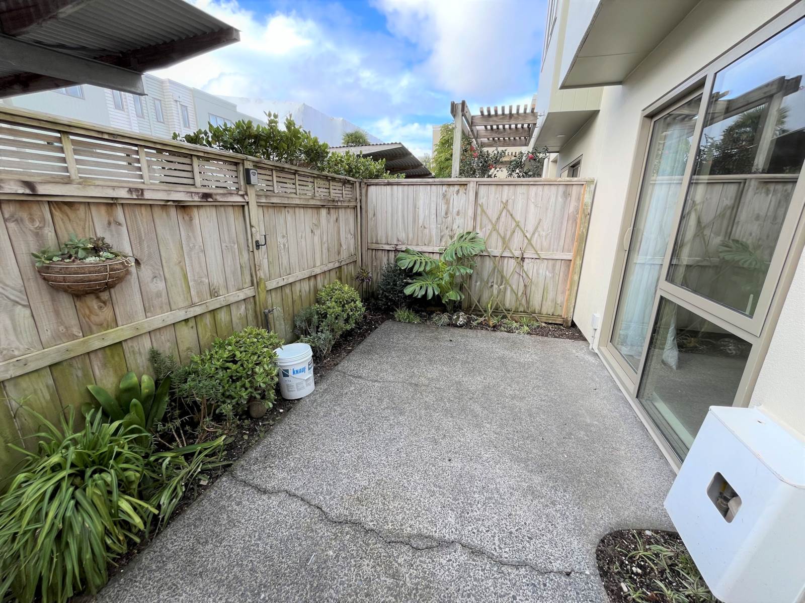 65/21 Hunters Park Drive, Three Kings, Auckland, 2 ਕਮਰੇ, 1 ਬਾਥਰੂਮ, Townhouse