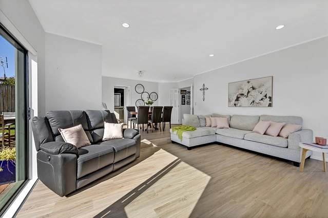 2/4 Dromora Close, Dannemora, Manukau City
