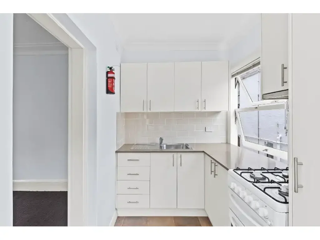Character Filled Apartment in Heart of Annandale