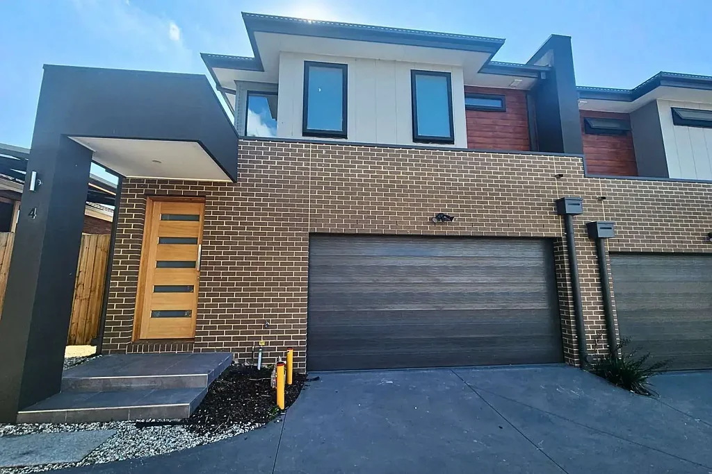 Lilydale 3 Bedroom ONLY UNIT 4 is available!