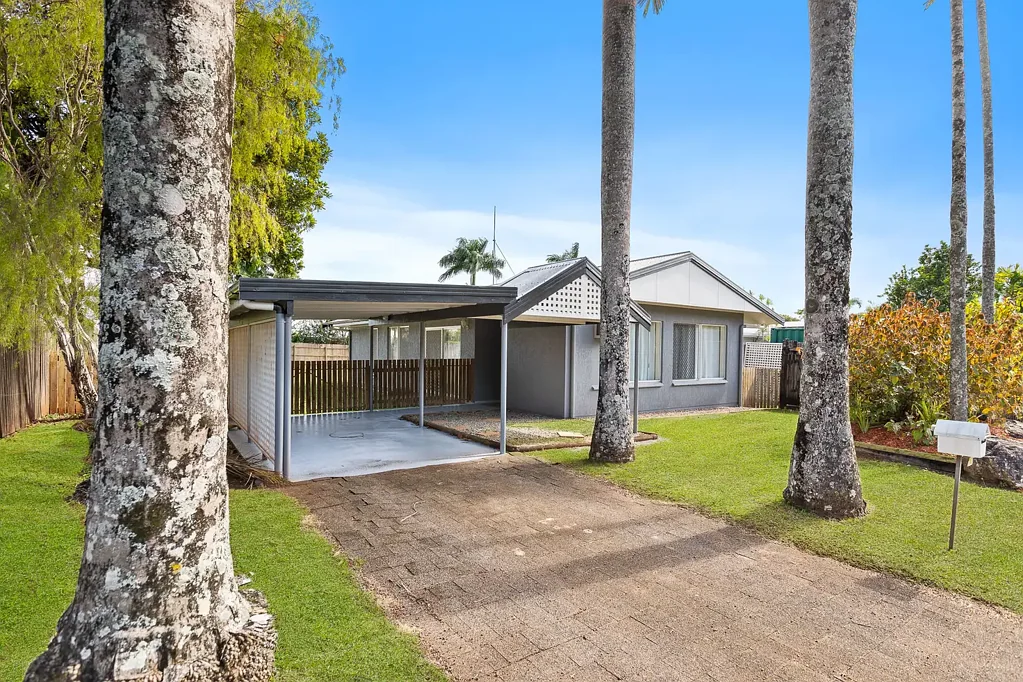 14 Michaelangelo Drive, Redlynch, QLD 4870
