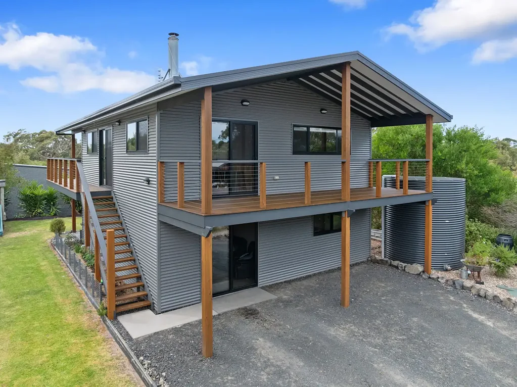 Venus Bay 3 Slaapkamer Coastal Sophistication Meets Versatile Dual Living