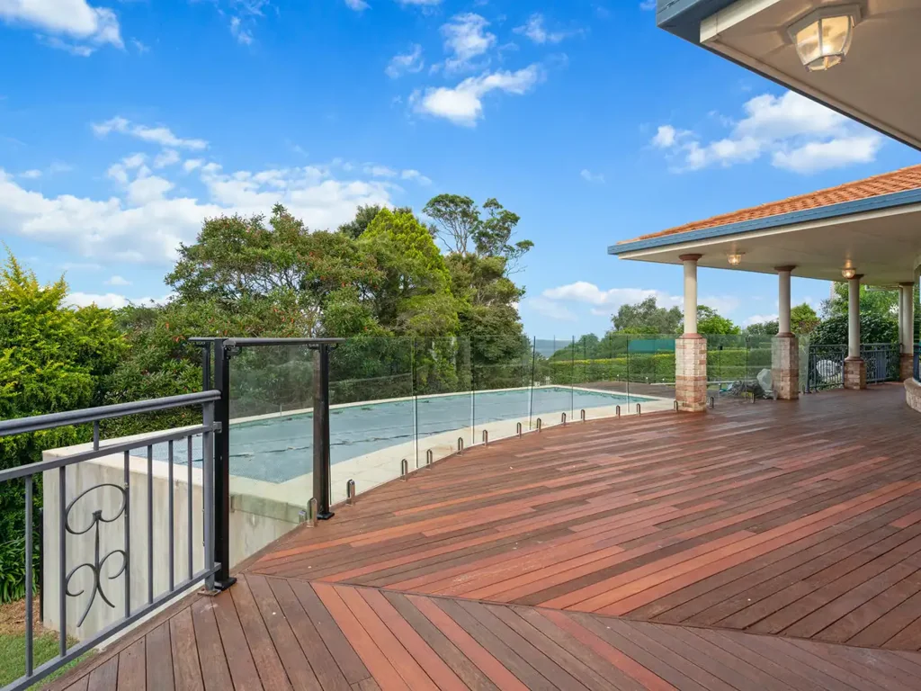 Executive Living with Escarpment Views