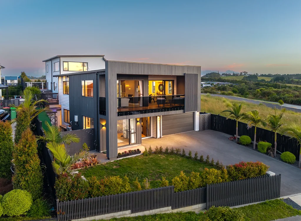 Beachlands 6房  A Residence That Rises Above