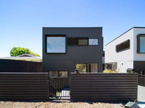 Stunning Modern Luxury Townhouse!!